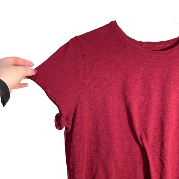 Old Navy Wear Every-wear Short Sleeve T-Shirt in Golly Gee Garnet Large - Picture 4 of 14